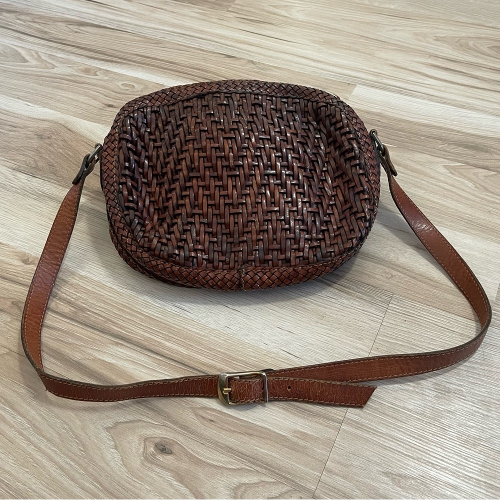 Maripe brown basket weave vintage bag